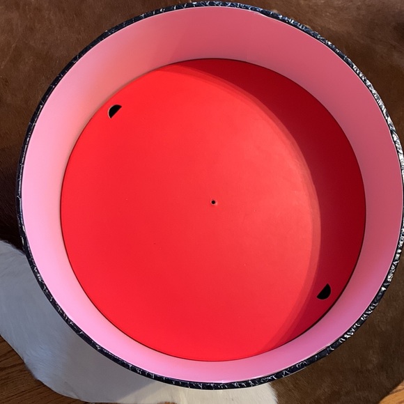 Victoria’s Secret slipper bin display - Picture 4 of 15